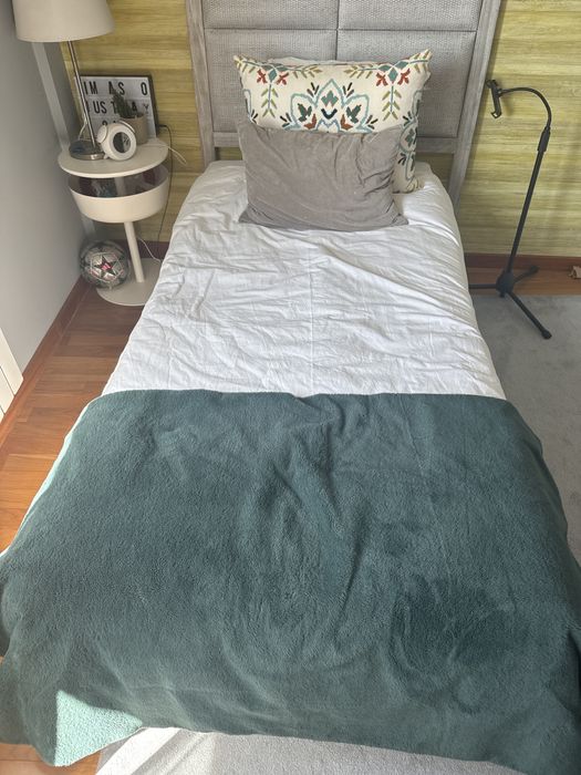 Cama e colchao de solteiro