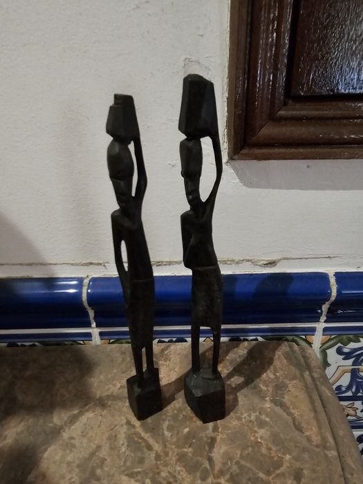 Bonecos de decoração em madeira