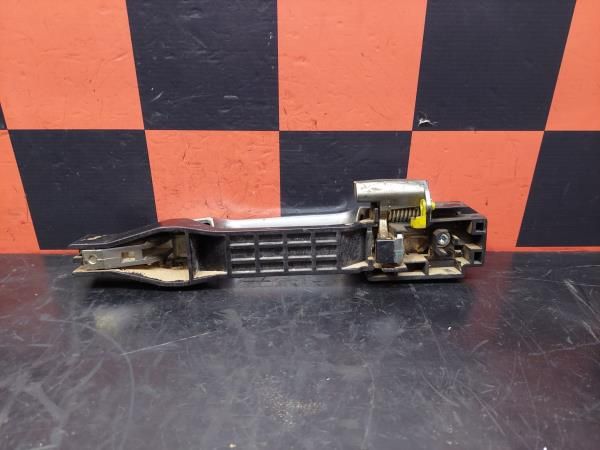 Puxador porta frente direita MITSUBISHI L 200 / Triton Pick Up Chassis