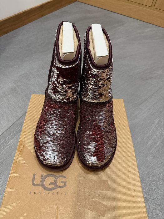 Уггі жіночі бордового кольору в пайєтку