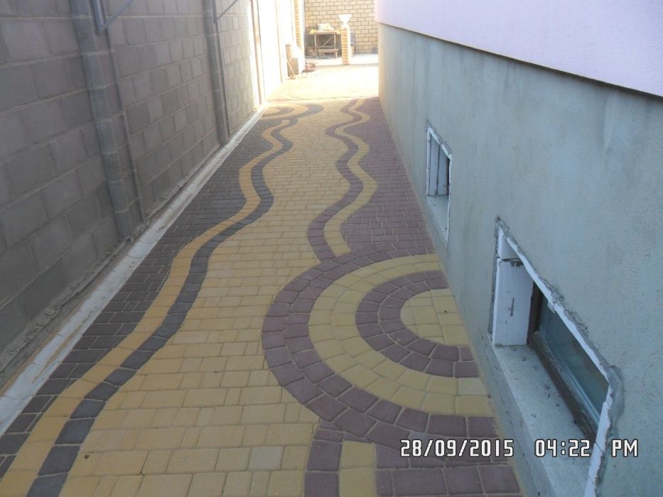 Професійне укладання тротуарної плитки від 300 гр-н.