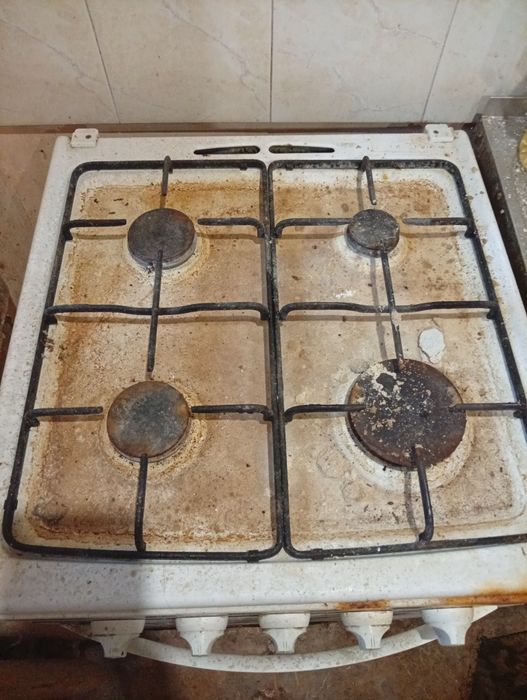 Продам рабочую газовую плиту
