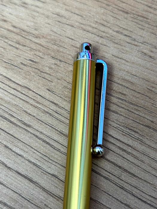 Wskaźnik rysik do ekranów dotykowych smartfonów tabletów piórko złoty