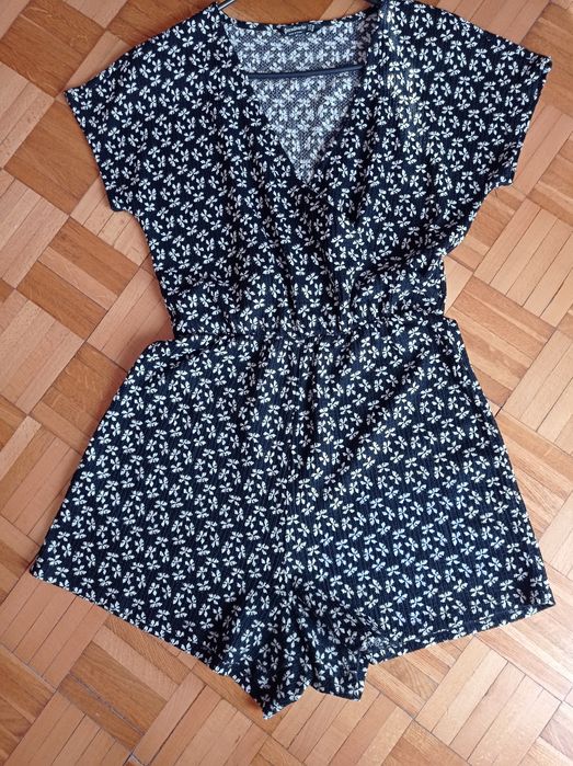 Krótki damski kombinezon letni Stradivarius roz. M