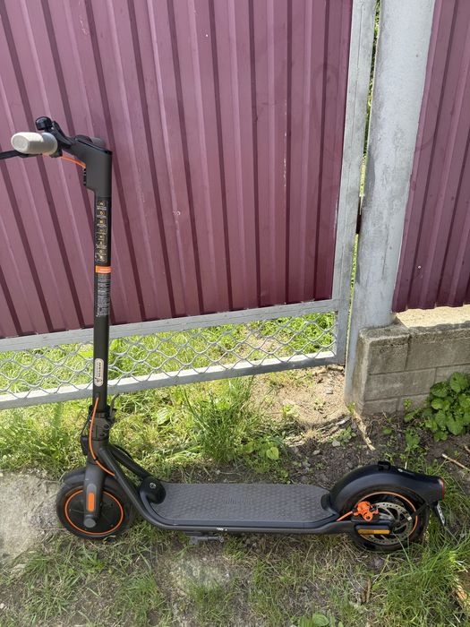 Самока ninebot бу в хорошому стані