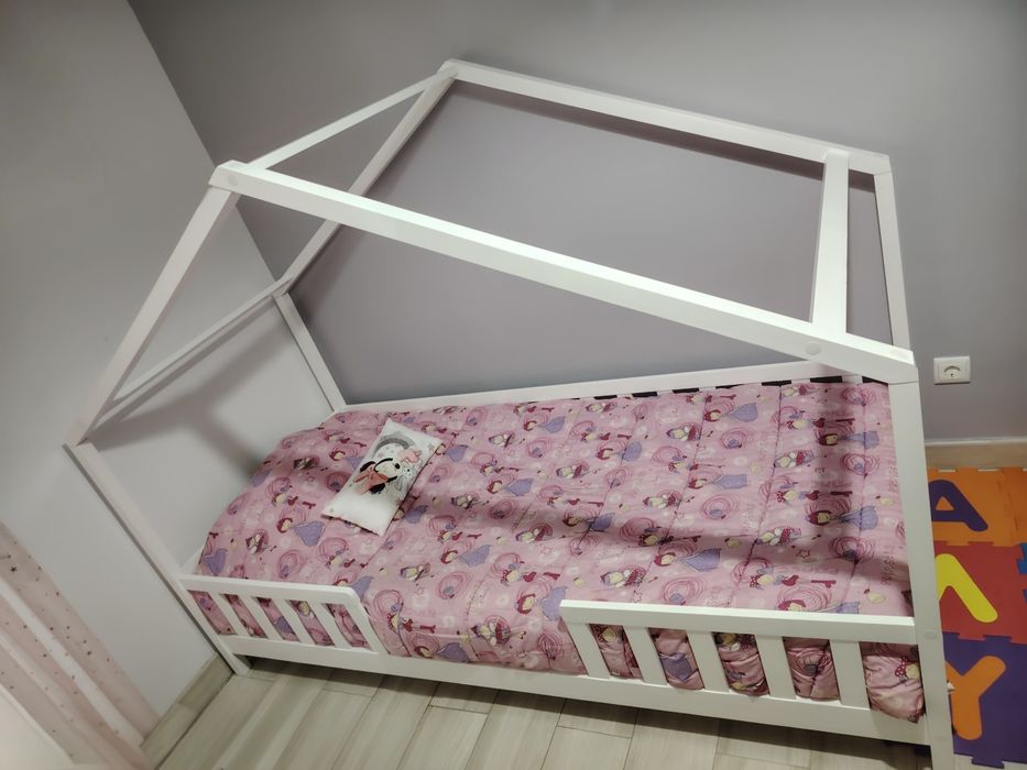 Cama infantil formato casinha