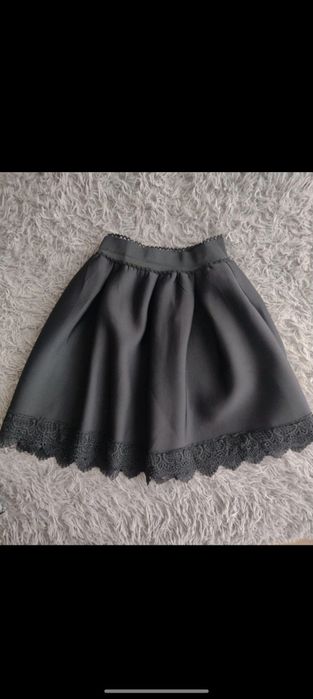 Spódnica elegancka z koronką