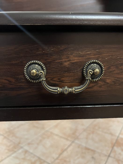 Туалетный столик ручной работы из массива береста, цвет венге