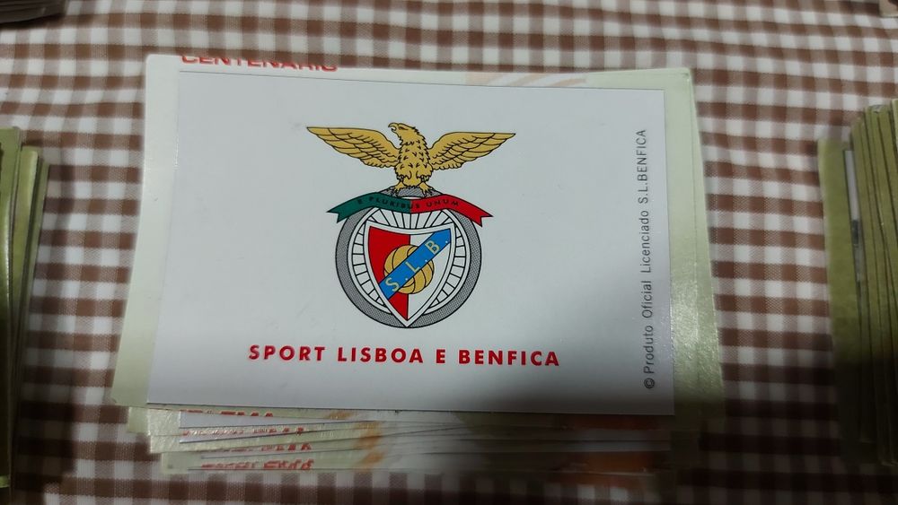 Diversos ímanes produto oficial Sport Lisboa e Benfica