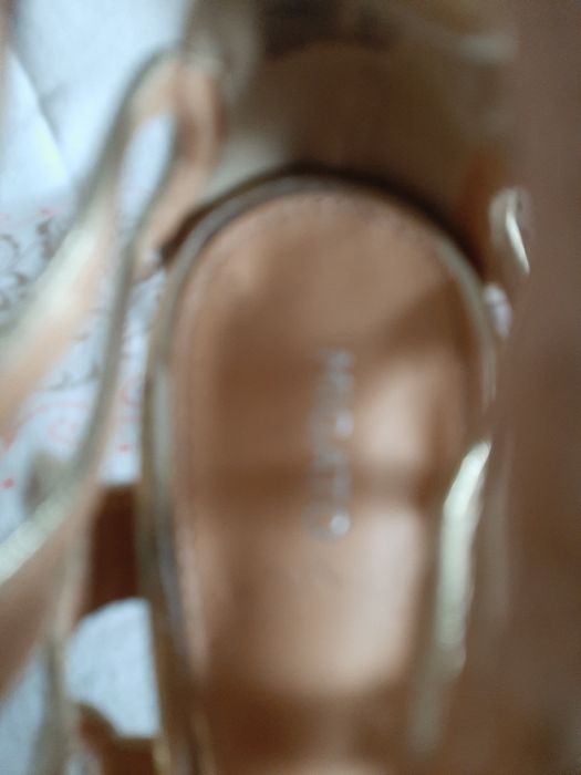 Złote pantofelki, sandały na obcasie, MIGATO