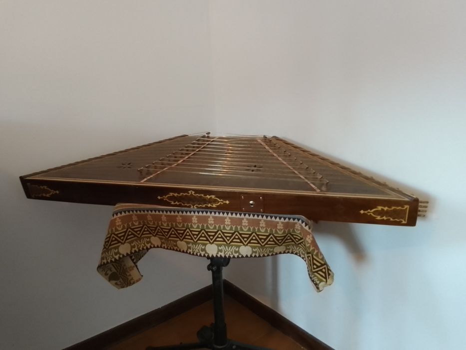 Santoor Persia 12 karats semi acustico