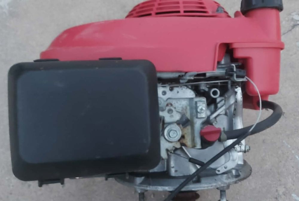 Silnik Honda GCV 160 5.5 KM  Stan bardzo dobry + Nowy nóż