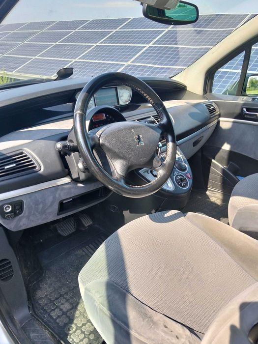 Автомобіль Пежо 807