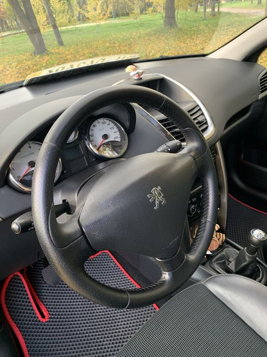 Peugeot 207 SW 2012 рік