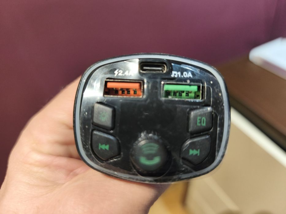 Transmiter samochodowy zestaw głośnomówiący FM