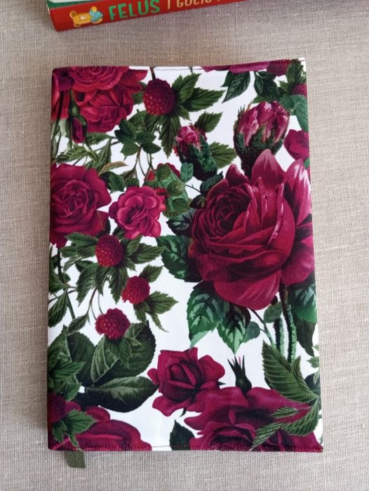 Otulacz na książki. Etui. Okładka.