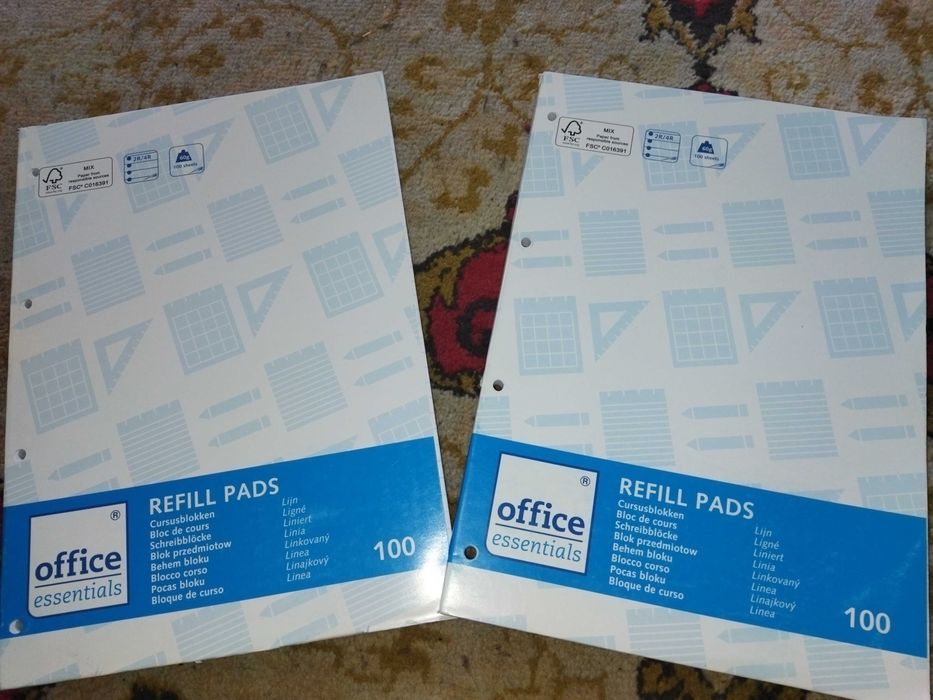 Блокнот Зошит A4 Office Essentials 100 аркушів