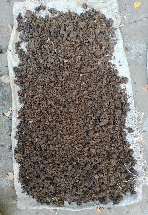 Вулики, рамки бідони віск мерва.