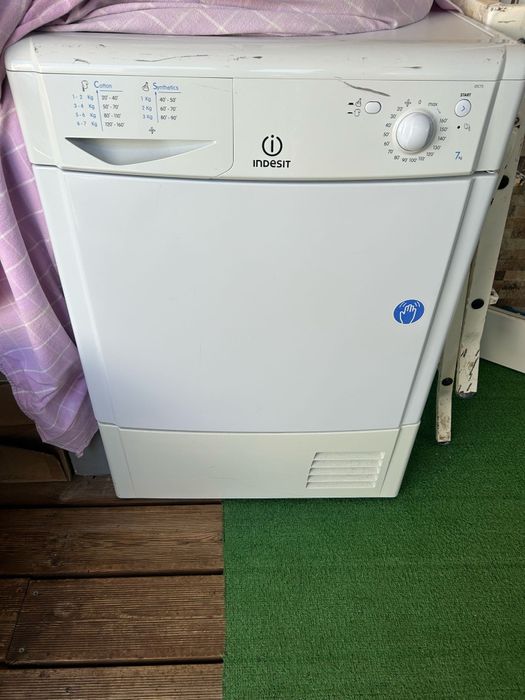 Máquina secar roupa