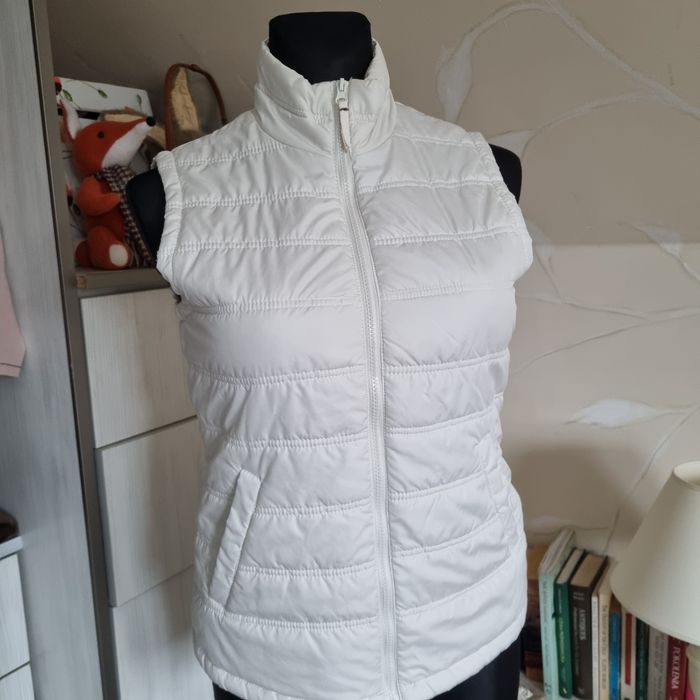 Biały bezrękawnik M