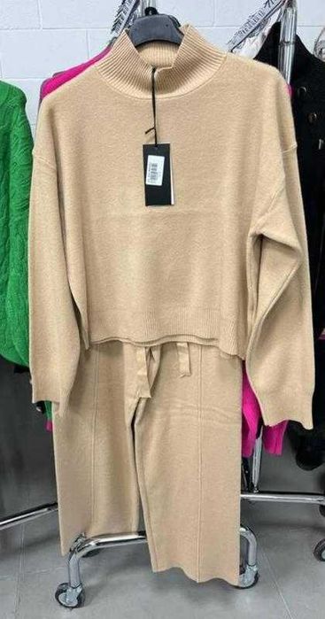 Прогулянковий трикотажний костюм