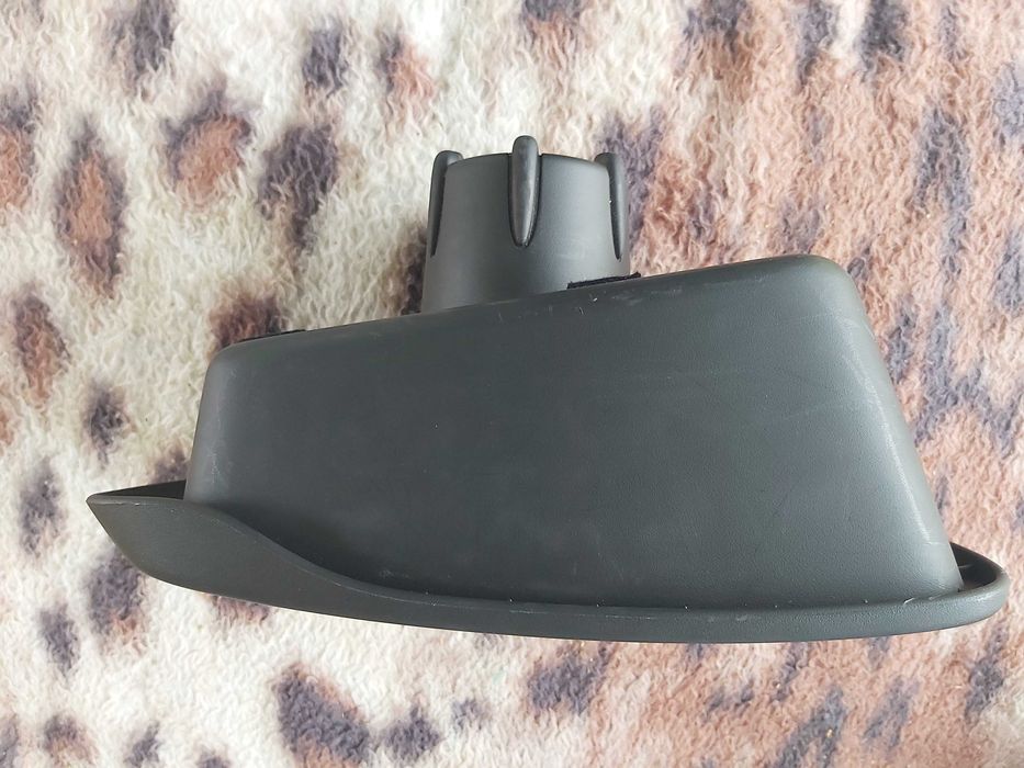 Вставка в подстаканник Renault Captur 1