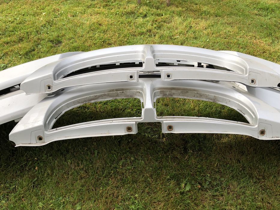 Бампер передній E90 E91 дорестайл