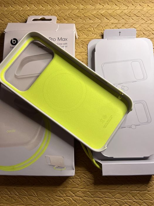 Etui Beats do Apple iPhone 17 Pro Max/ Kickstand/ MagSafe/ nowe- otwarte opakowanie