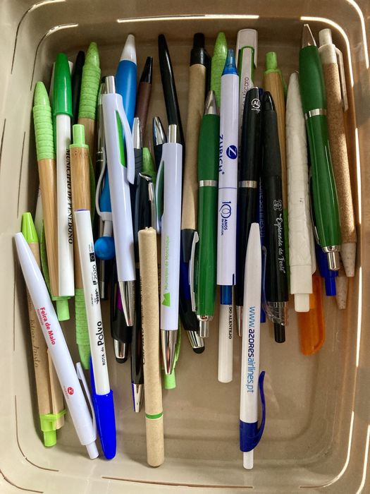 37 canetas publicitárias