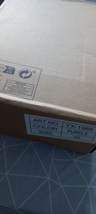 Tenis com rodas e luzes