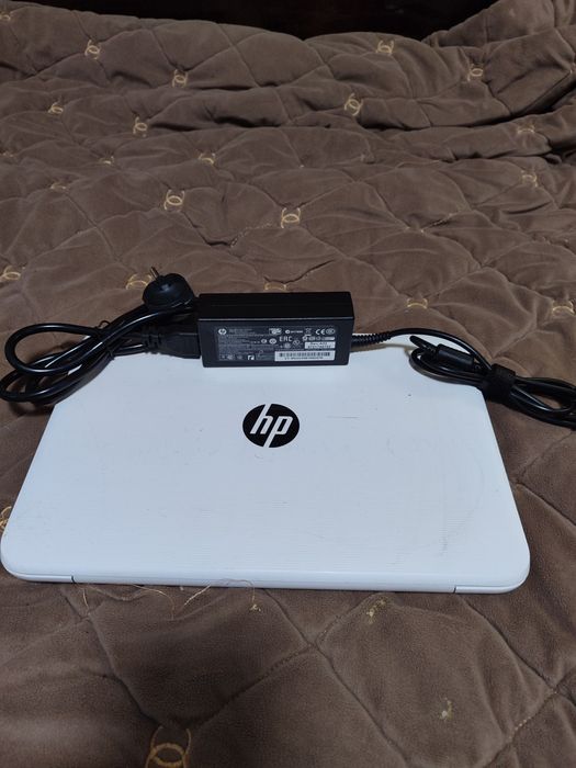 Продам нетбук ноутбук Hp