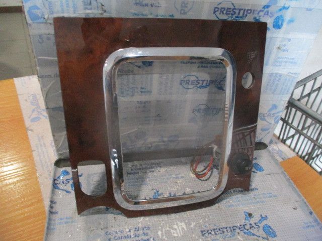 Moldura da consola central / rádio / aro VOLKSWAGEN Touareg (7L)