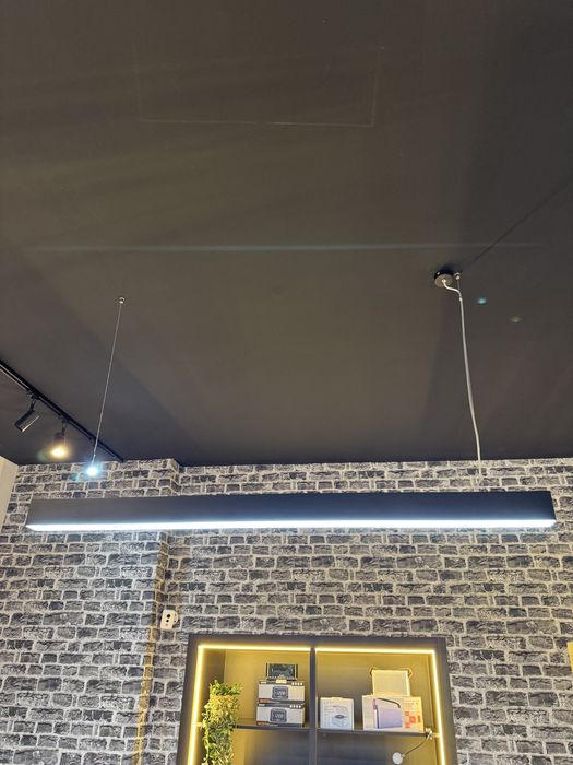 Candeeiro de armação suspensa em aluminio, led branco