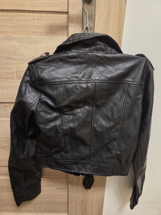 Czarna ramoneska kurtka skórzana eko skóra biker jacket Stradivarius
