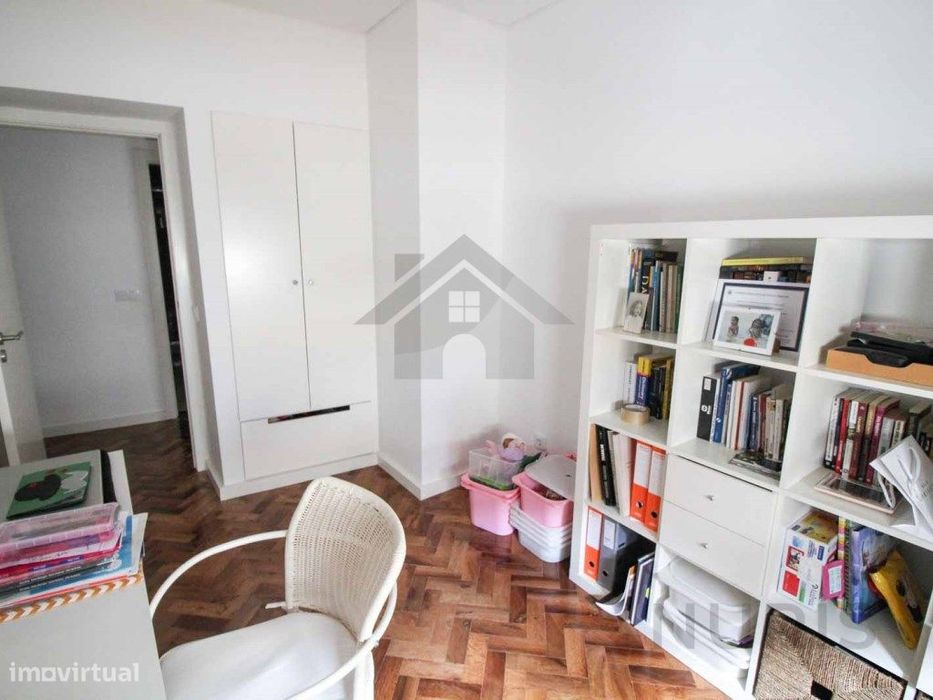 Espaçoso T4 Renovado no Centro de Portimão - 185 m²
