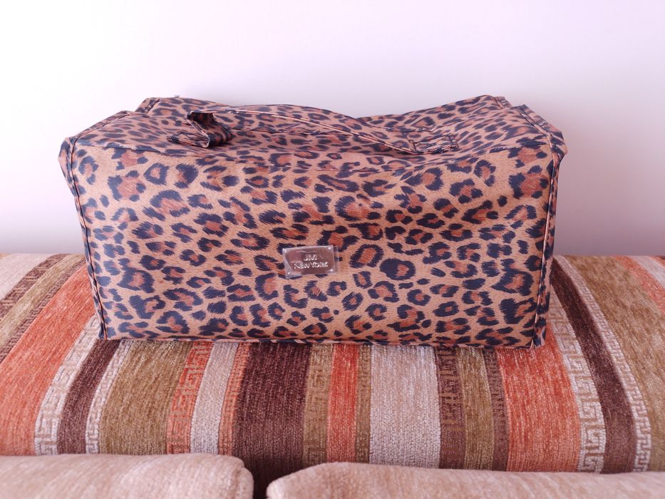 Продам косметичкі