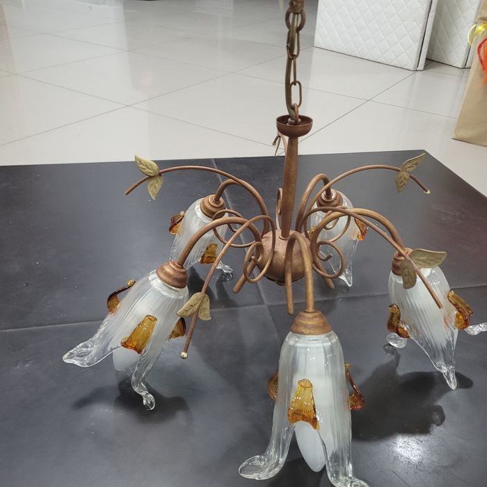 Żyrandol metalowo-szklany