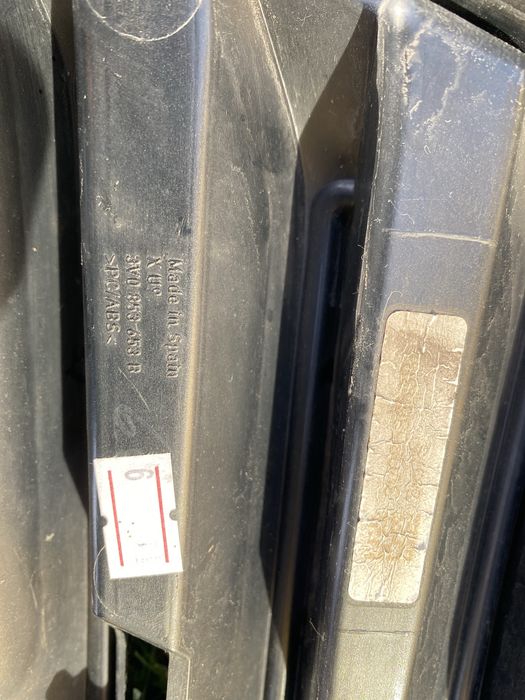 Решітка SKODA SUPER B 3 Решетка гриль Оригінал 3V0853653B