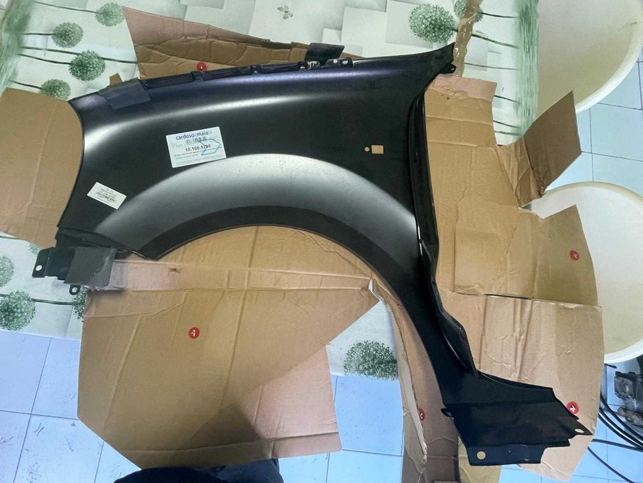 Guarda Lamas Direito NOVO Citroen C4