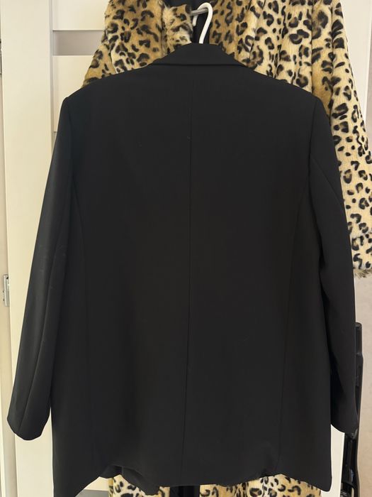 Жакет zara. Розмір L , новий. Одягався один раз на зьомку