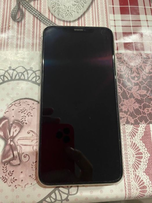 Продам айфон 11 про макс