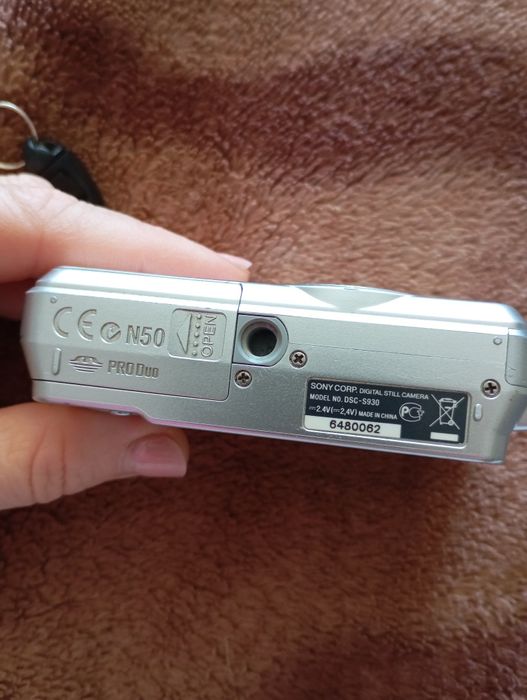 Продам цифровий фотоапарат Sony Cyber-shot DSC-S930.