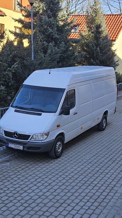 Wynajmę Bus Sprinter 313 hak , wzmocnione zawieszenie.