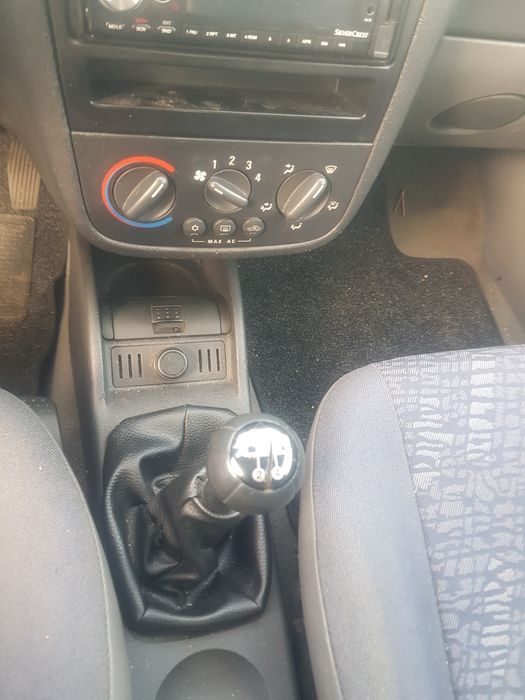 Opel corsa  C gasolina