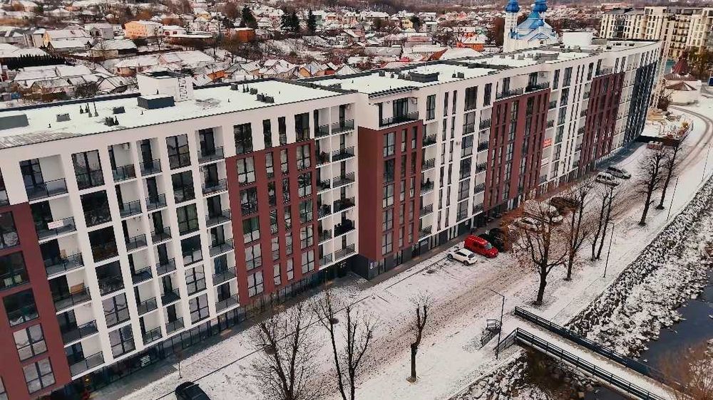 Новобудова у центрі Свалява. Комерційне приміщення. Продаж.