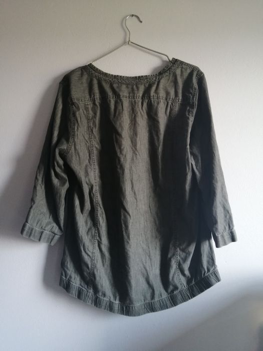 Szara bluzka z guzikami wygodna