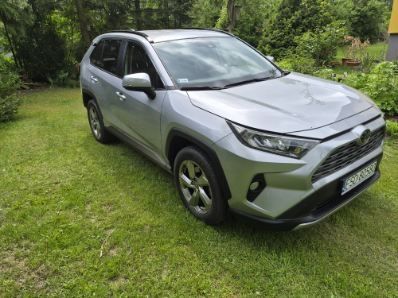 Toyota RAV4 Auto z salonu, pierwszy właściciel, stan bardzo dobry.