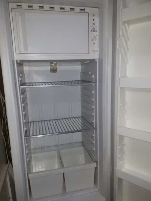 Продам бу холодильник В отличном состоянии всё работает.