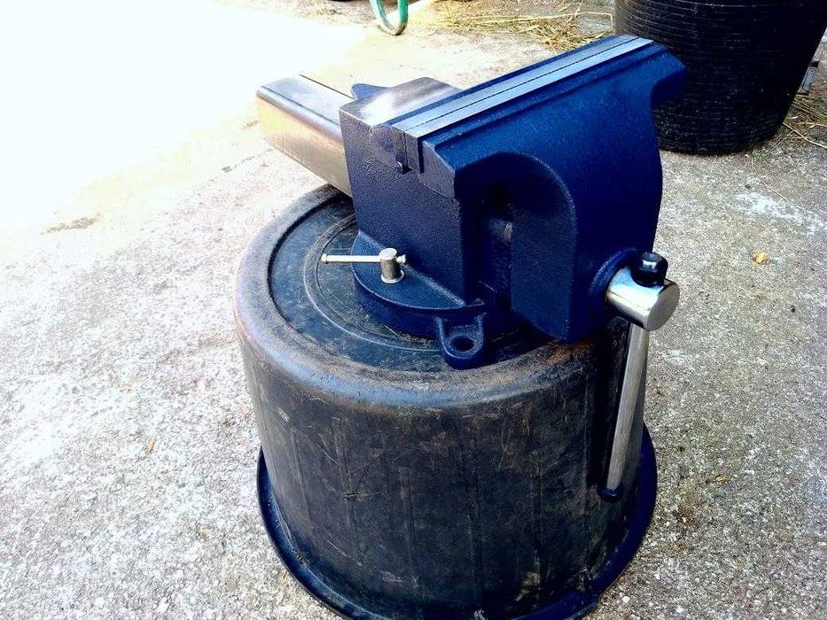 torno de bancada king tony 8" novo

torno de bancada king tony 8" novo