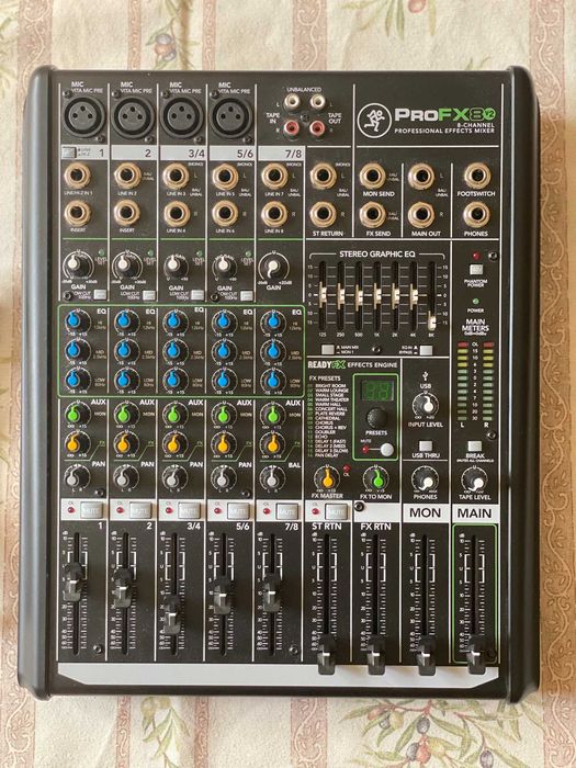 Mikser audio Mackie ProFX8v2